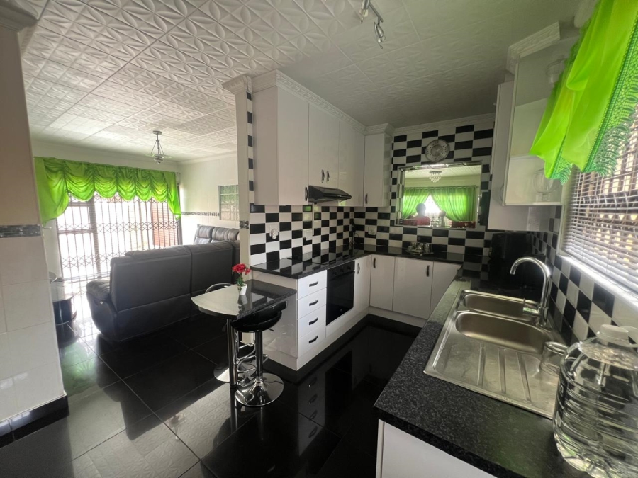 7 Bedroom Property for Sale in Heath Park Eastern Cape